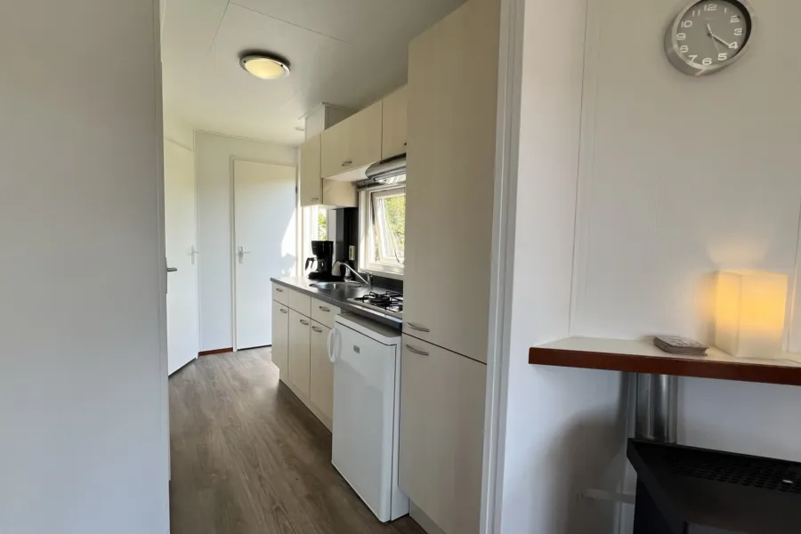 Texelse chalet Coogherveld Type 2 Keuken vanuit woonkamer