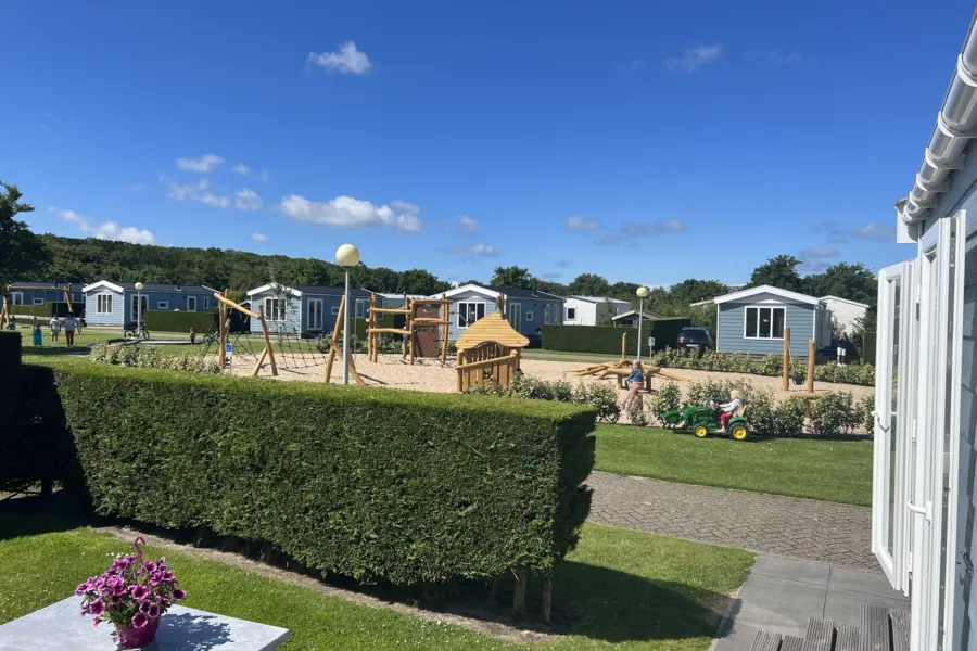 Texelse chalet Coogherveld Type 3 Uitzicht op het kinderspeel veldje