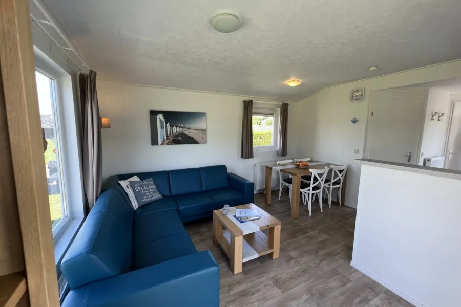 Texelse chalet Coogherveld Type 3 Woonkamer met eettafel